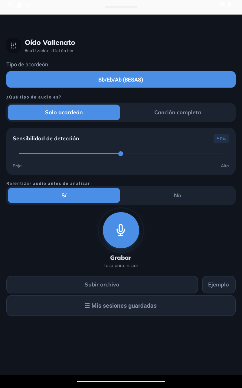 Pantalla de inicio con el tipo de acordeón, el tipo de audio, la sensibilidad de detección y el botón de grabar.
